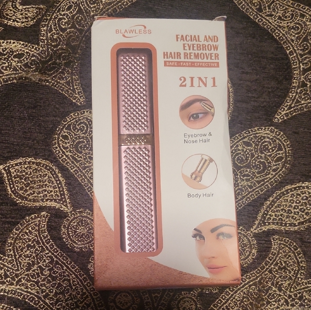 LAWLESS Pink Hair Accessory for Effortless Styling